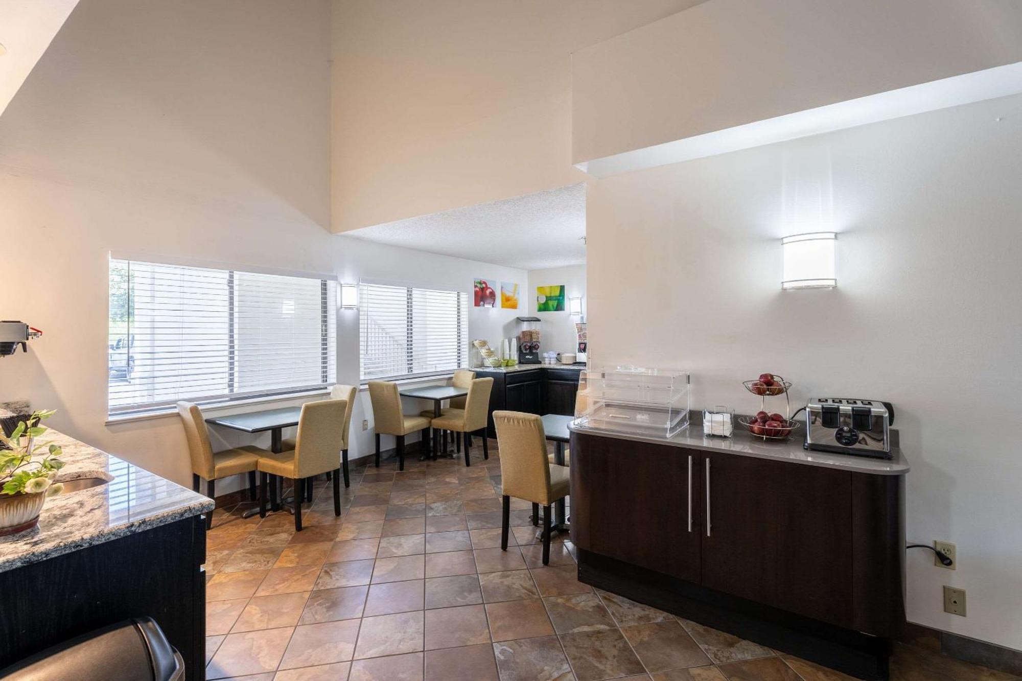 Quality Inn & Suites Junction Εξωτερικό φωτογραφία