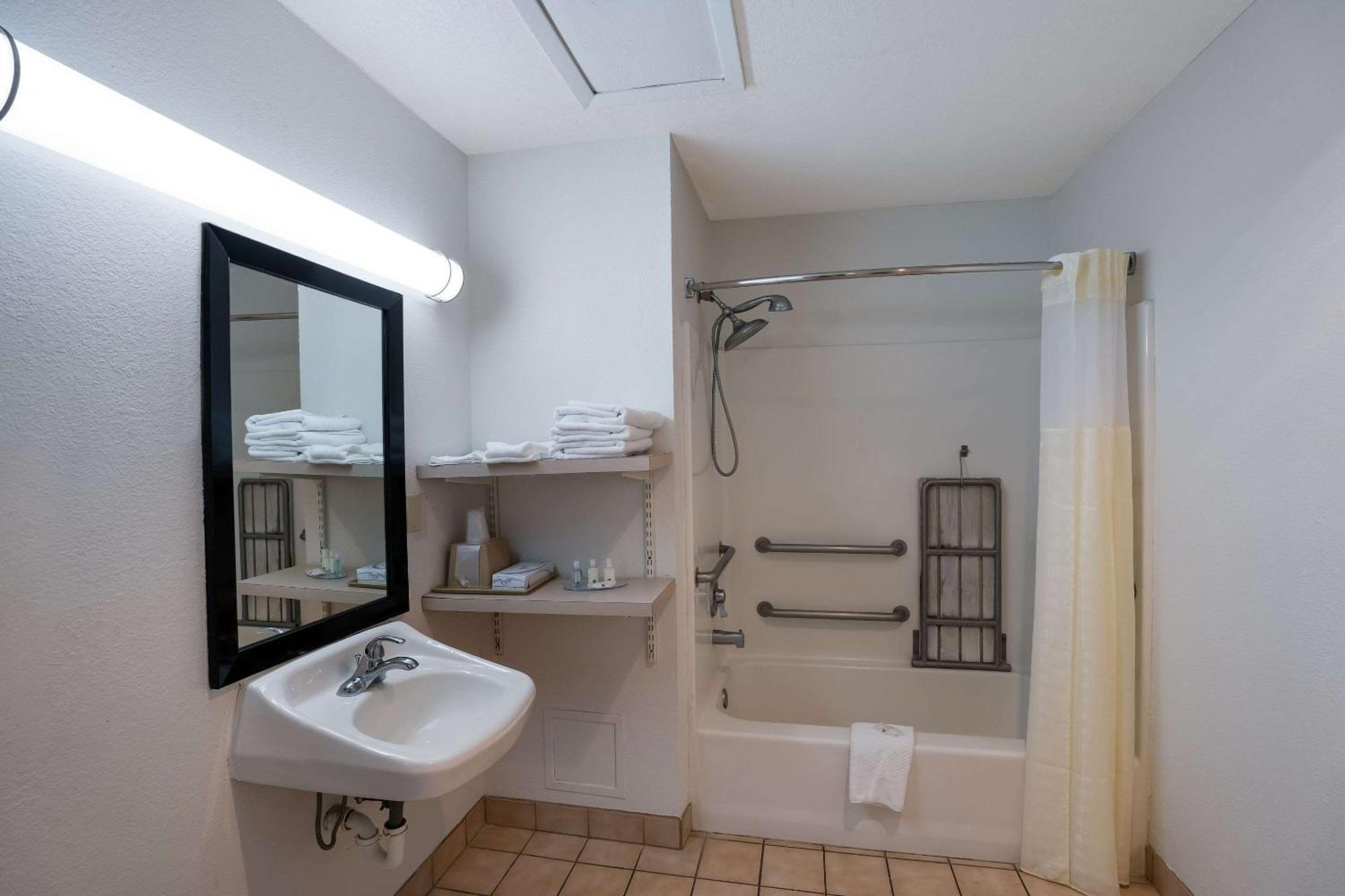 Quality Inn & Suites Junction Εξωτερικό φωτογραφία